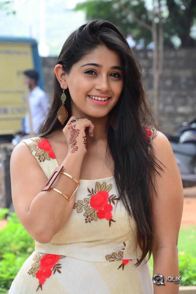 Chandni-Bhagwanani-New-Stills